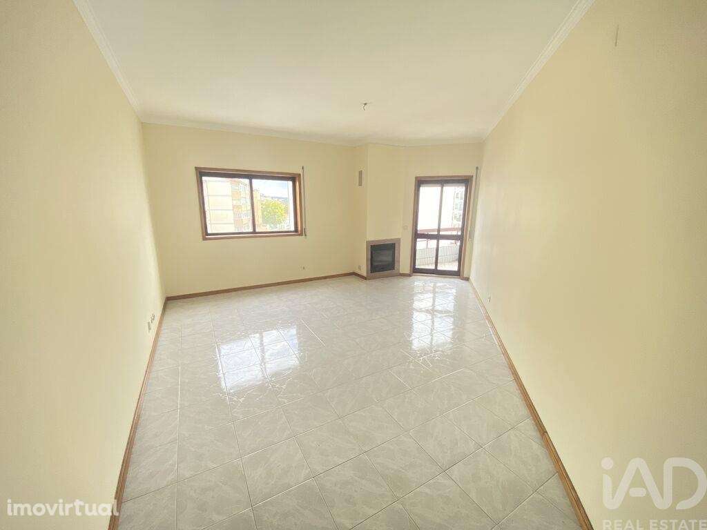 Apartamento T1 em Mafamude e Vilar do Paraíso - Grande imagem: 3/5