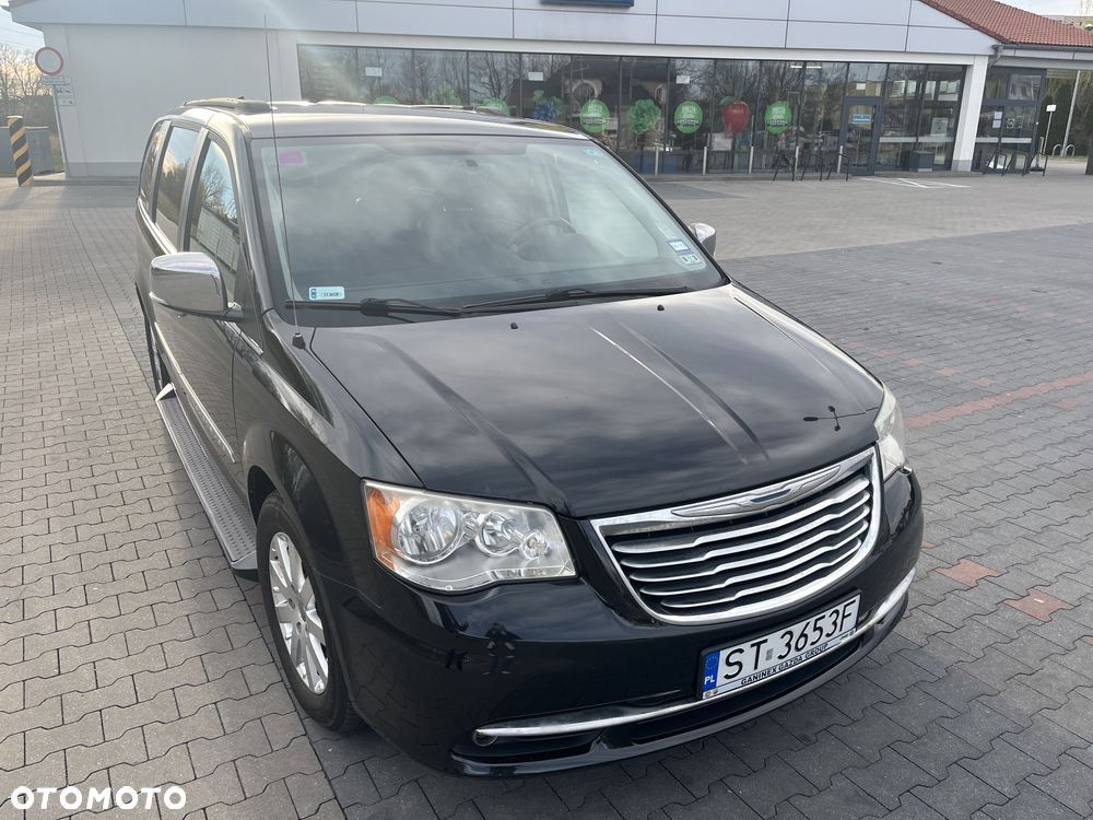 Chrysler Town & Country 3.6 Limited - 15