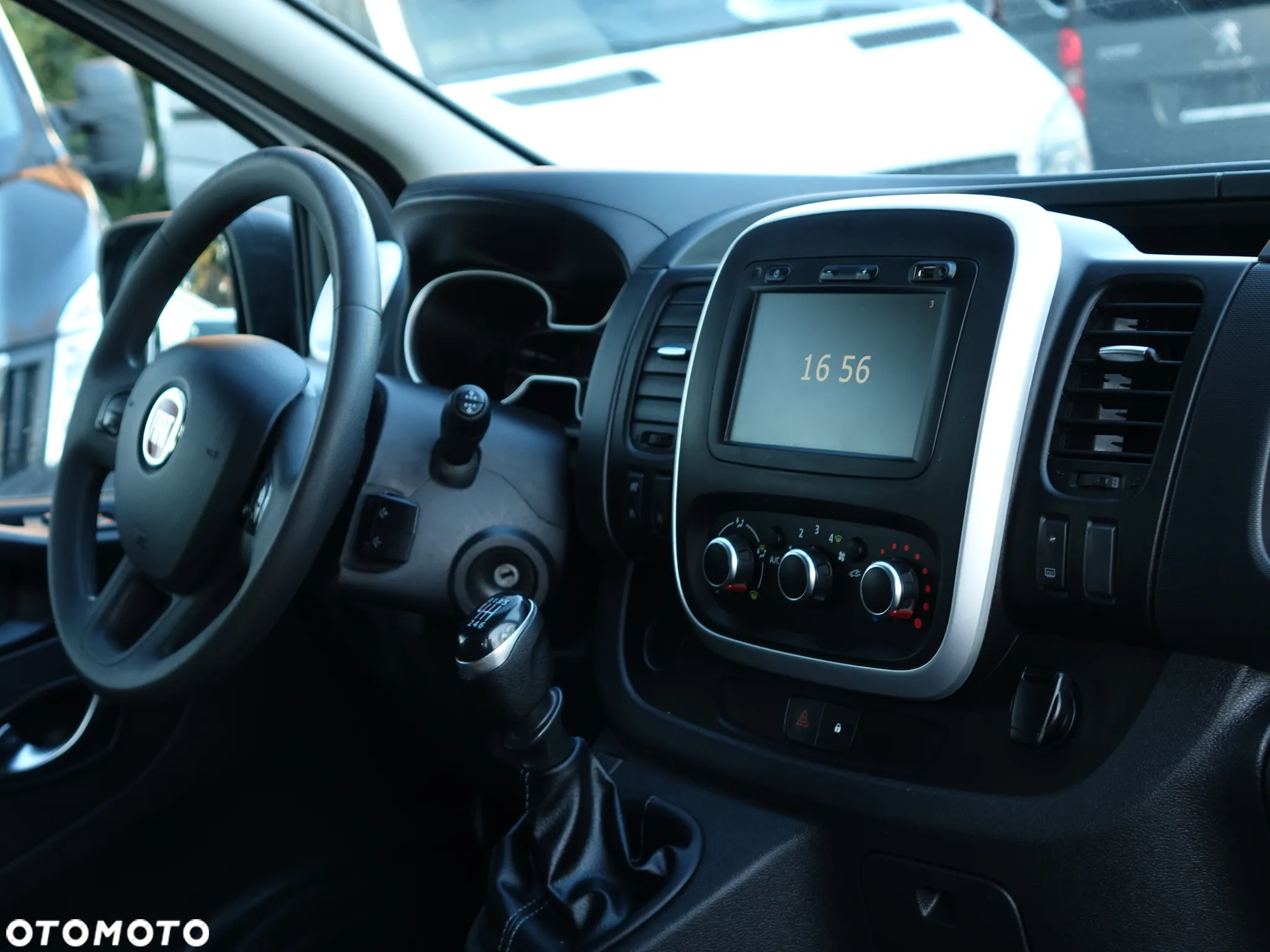 Renault Trafic 6-osobowy LONG brygadówka L2H1 - 9