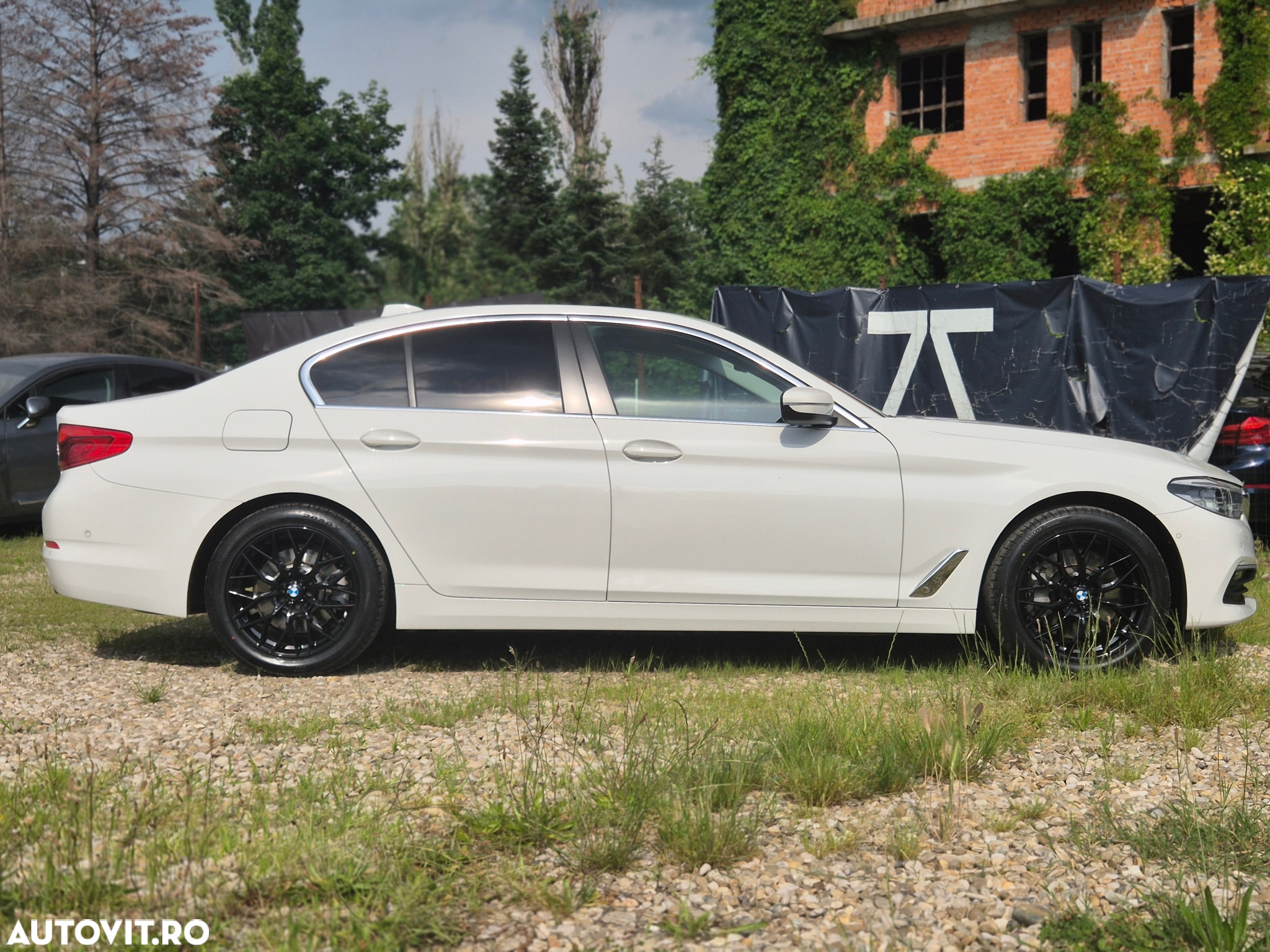 BMW Seria 5 530i xDrive AT - 3