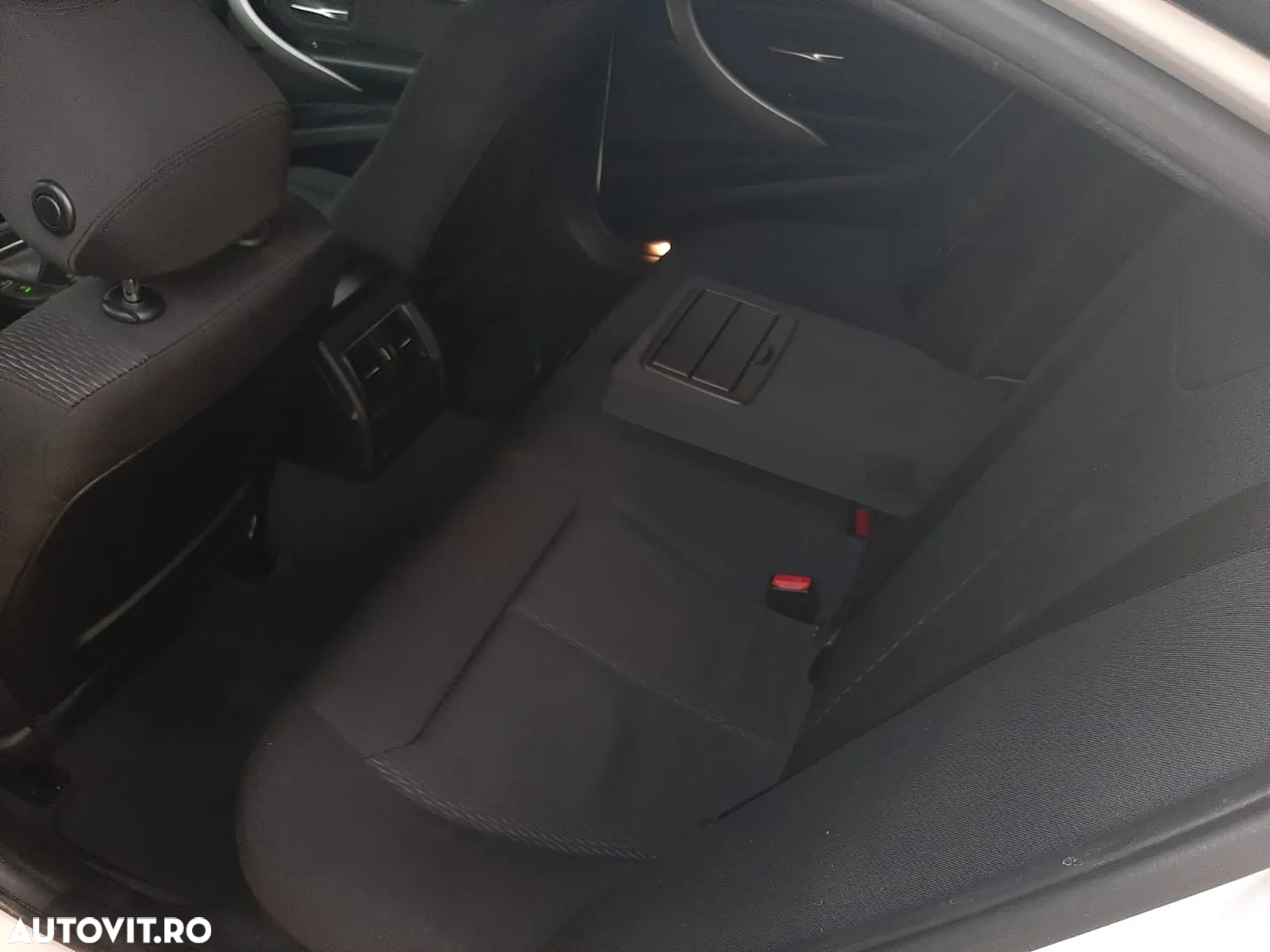 BMW Seria 3 320d Sport Line - 15