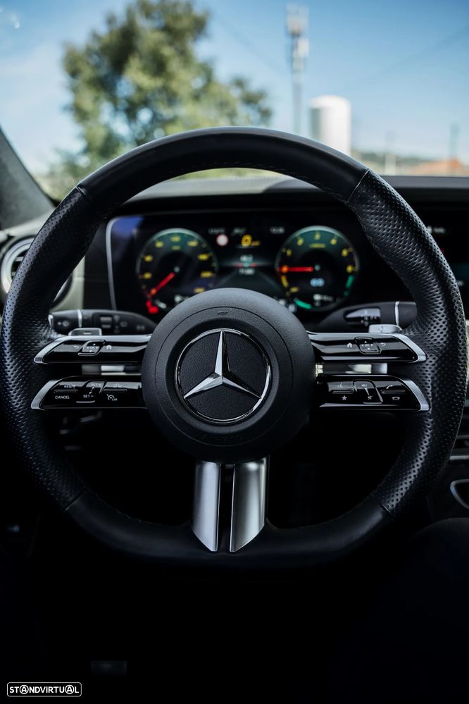 Mercedes-Benz E 300 de 4Matic 9G-TRONIC AMG Line - 37