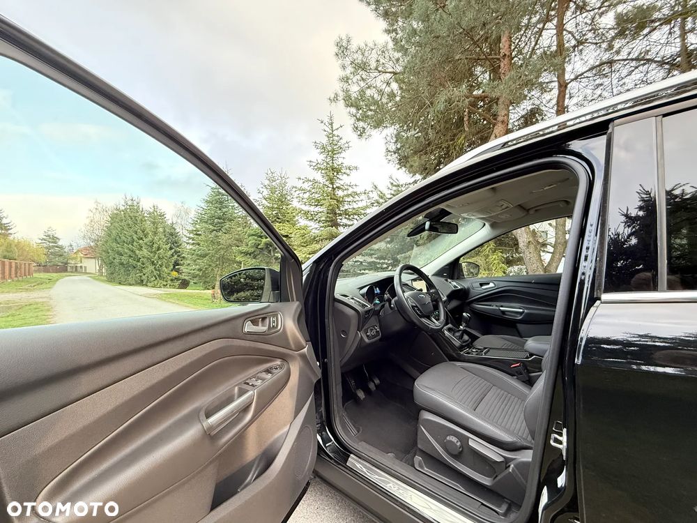 Ford Kuga 1.5 EcoBoost 2x4 Titanium - 12