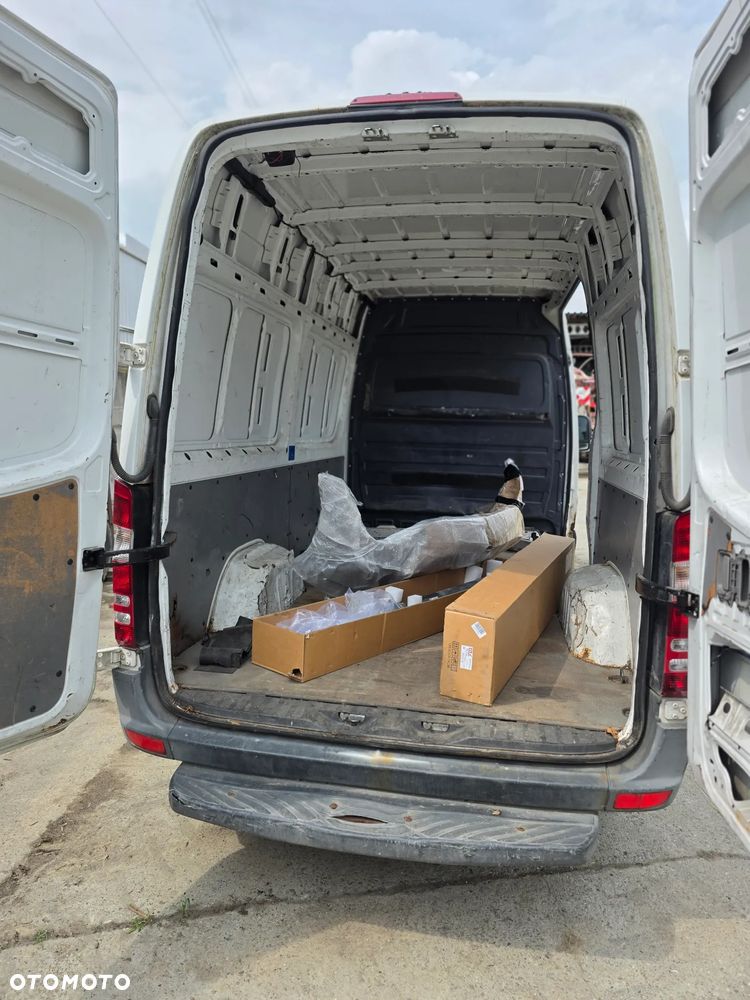 Mercedes-Benz Sprinter 906.235 - 11