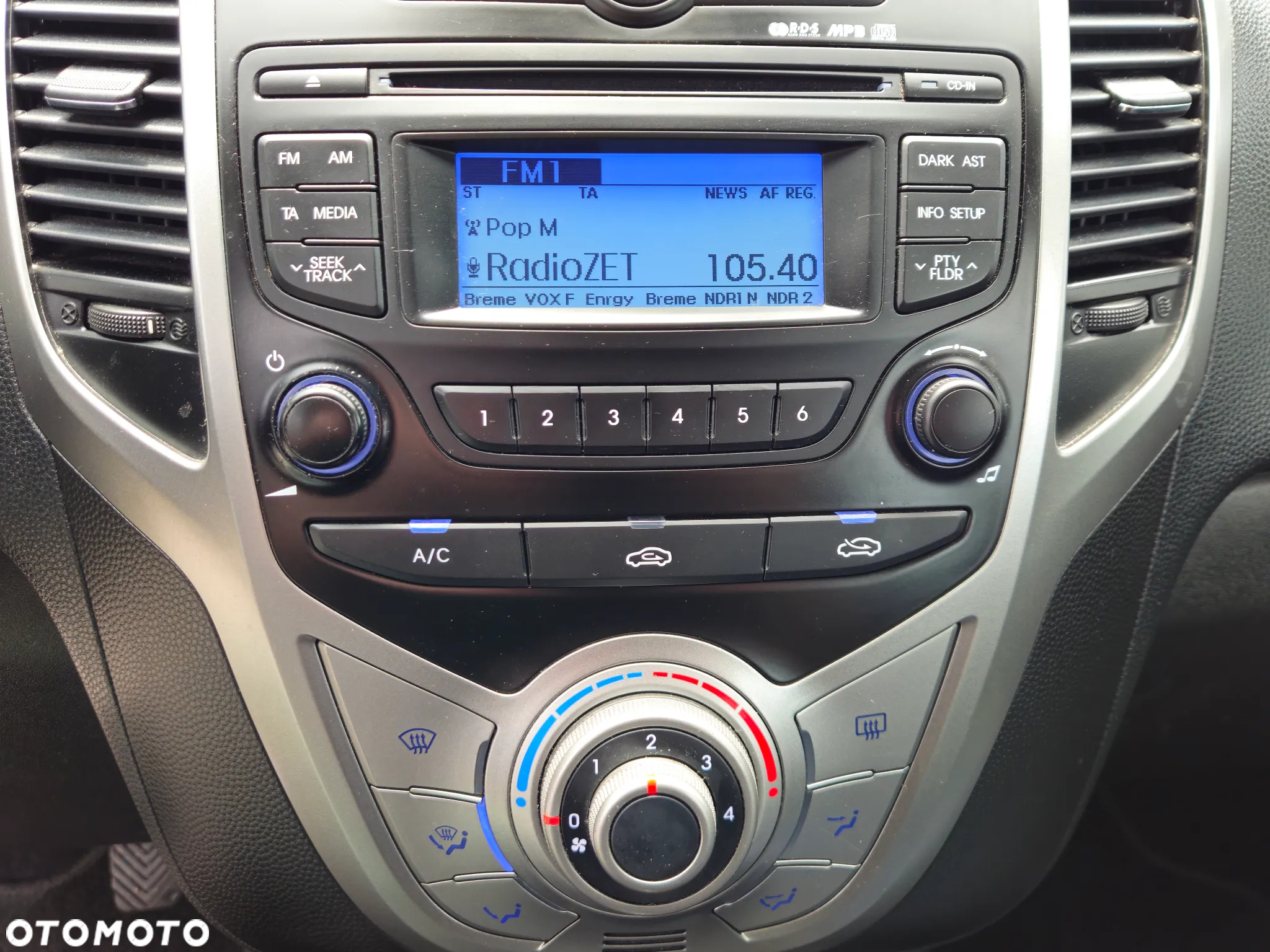 Hyundai ix20 1.4 blue Comfort - 14