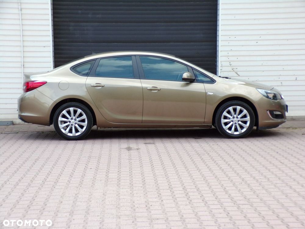 Opel Astra - 4