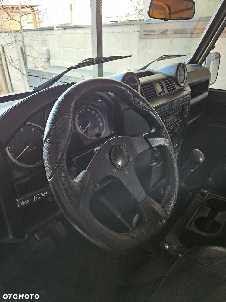 Land Rover Defender 90 Pick Up S - 23