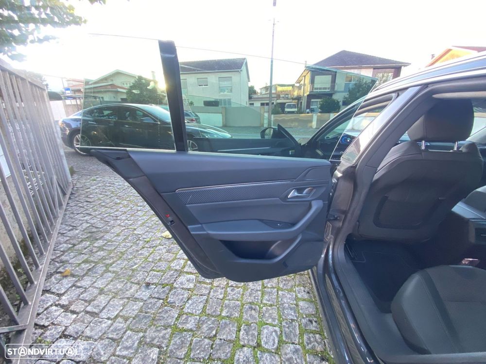 Peugeot 508 Plug-In Hybrid 225 e-EAT8 Allure Pack - 14