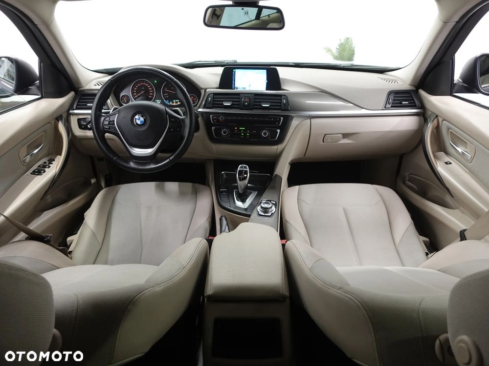 BMW Seria 3 320d xDrive Modern Line - 27