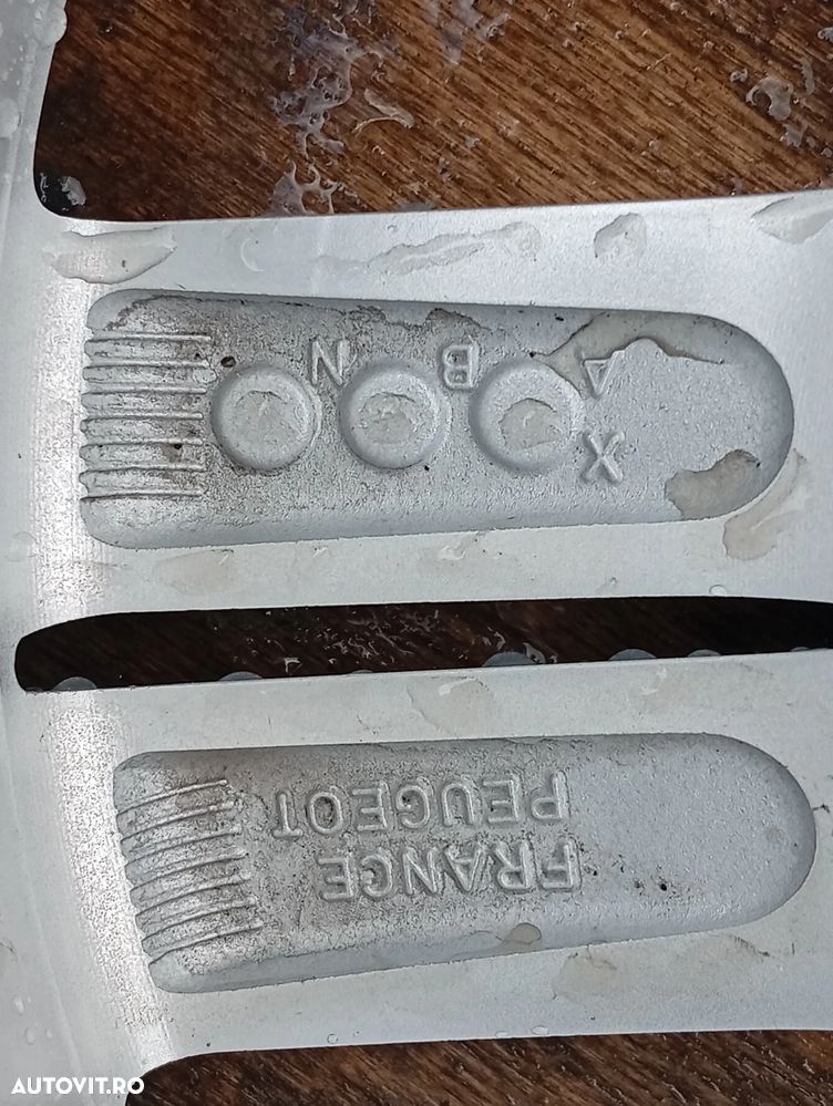 VAND  JANTE  ALIAJ NOI PEUGEOT - CITROEN  DS   5X108 - 4