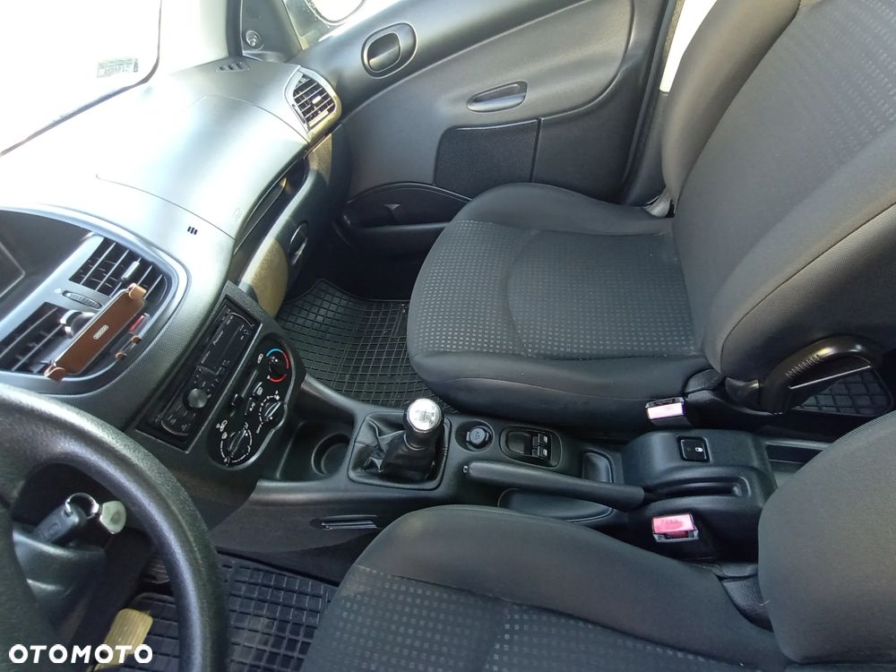 Peugeot 206 - 20