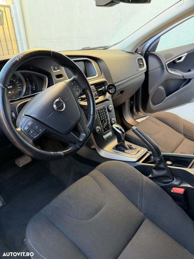 Volvo V40 D2 Geartronic Momentum - 9