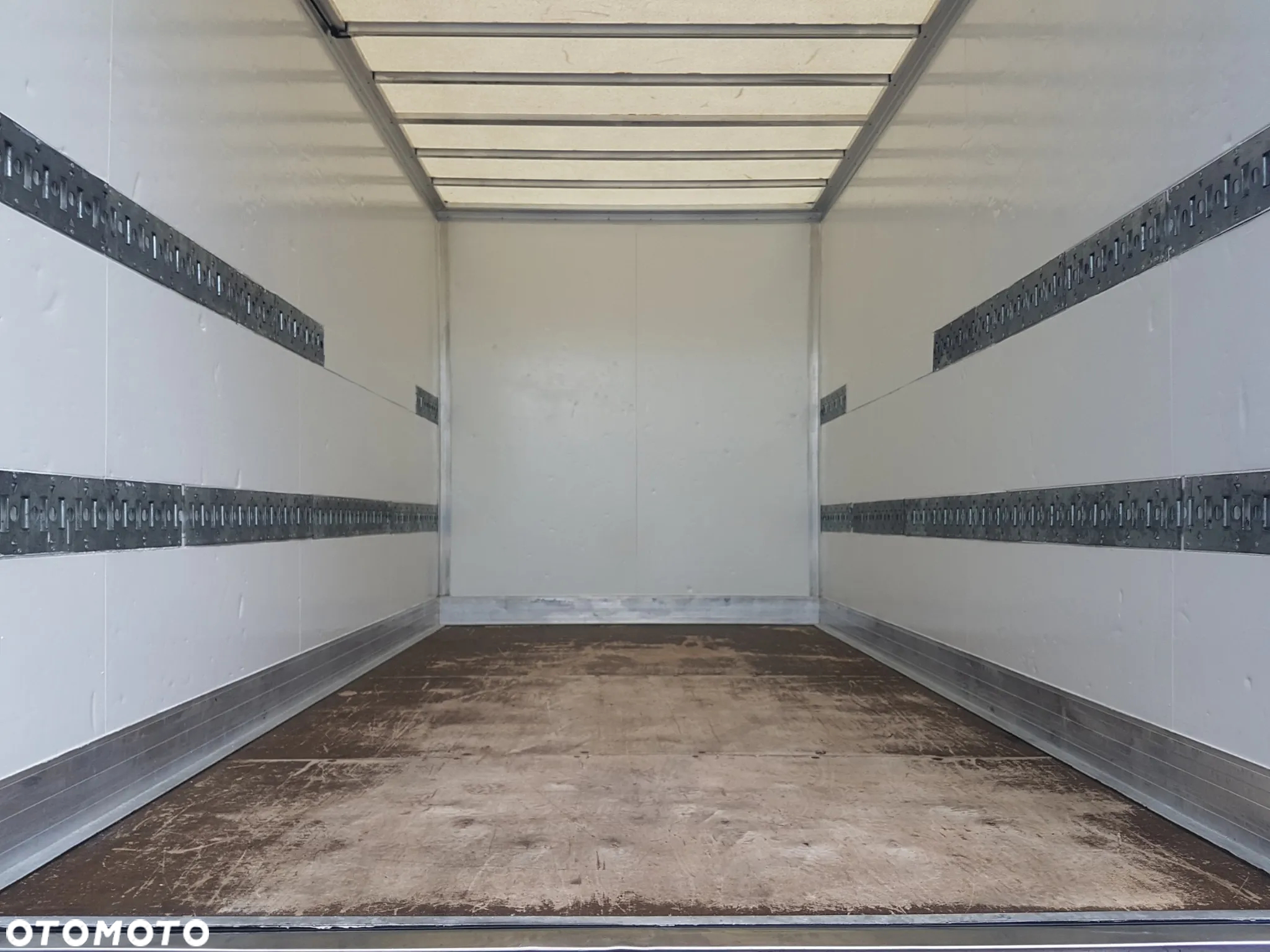 Volkswagen CRAFTER 8 EP KONTENER 4,10x2,15x2,32 KLIMA 2,0 TDI KRAJOWY DMC 3500 KG - 17