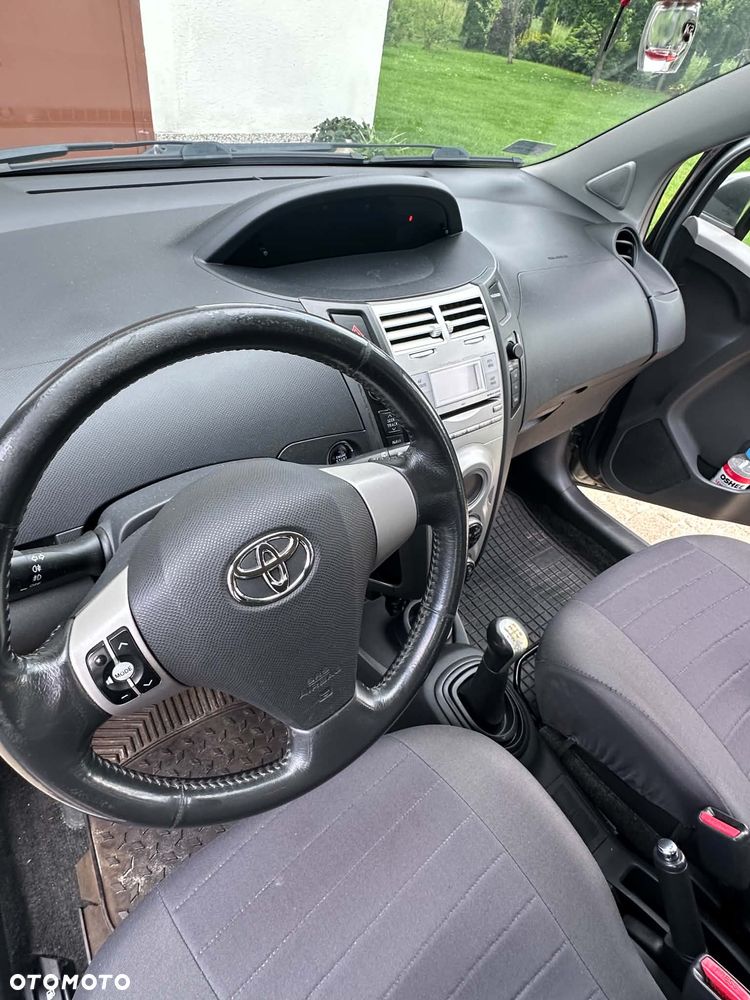 Toyota Yaris 1.0 VVT-i Luna - 4