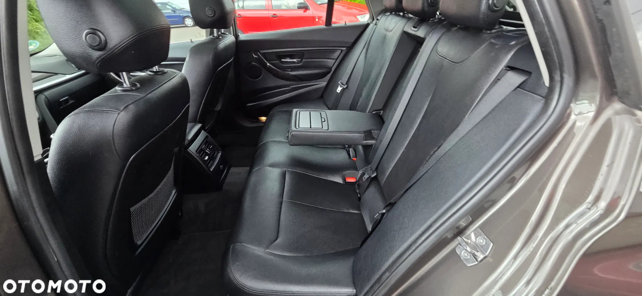 BMW Seria 3 320d Touring xDrive Sport Line - 32
