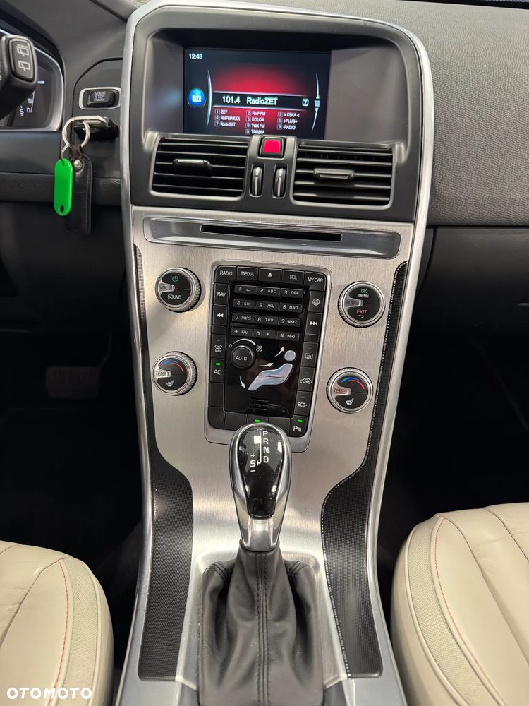 Volvo XC 60 D4 Drive-E Ocean Race - 18