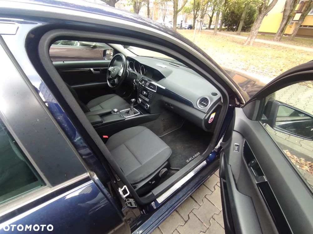 Mercedes-Benz Klasa C 180 CDI DPF (BlueEFFICIENCY) - 13