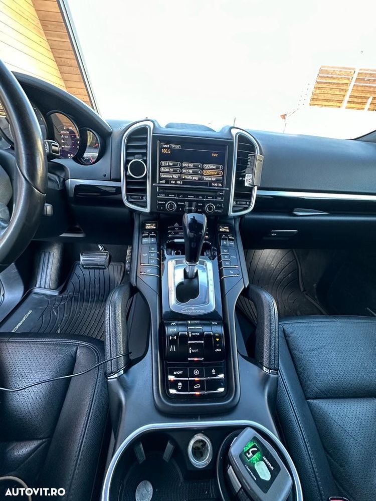 Porsche Cayenne Platinum Edition - 3