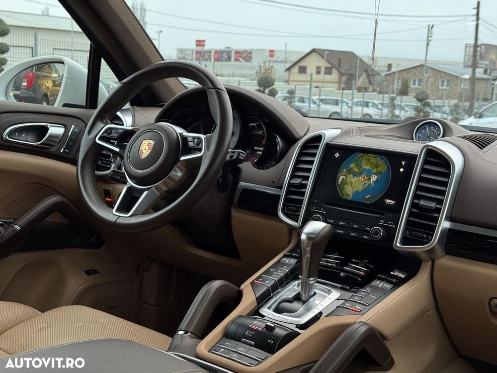 Porsche Cayenne - 7