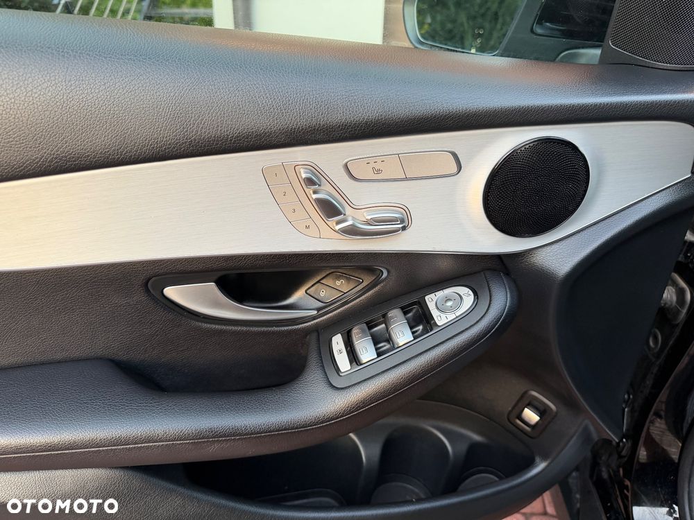 Mercedes-Benz GLC 300 4Matic 9G-TRONIC - 28