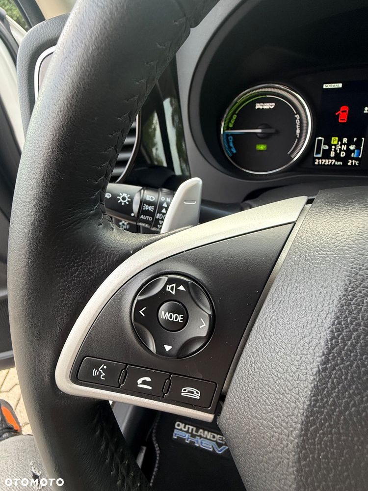 Mitsubishi Outlander 2.0 4WD Top - 21
