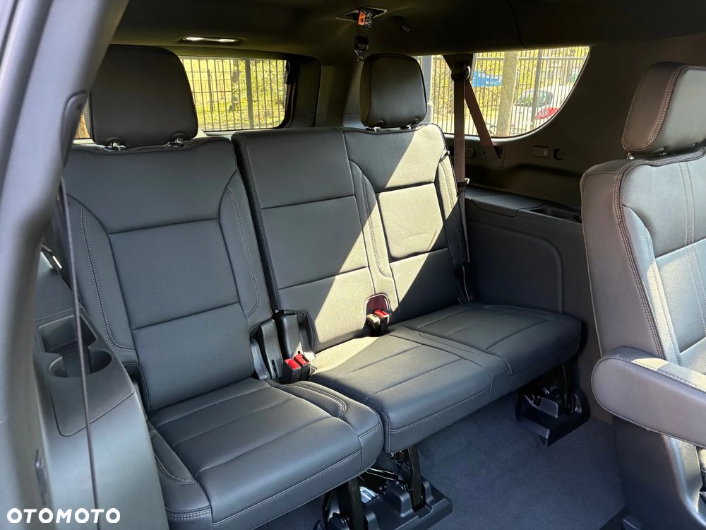 Chevrolet Suburban - 22