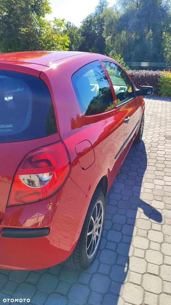 Renault Clio 1.2 16V Authentique - 5