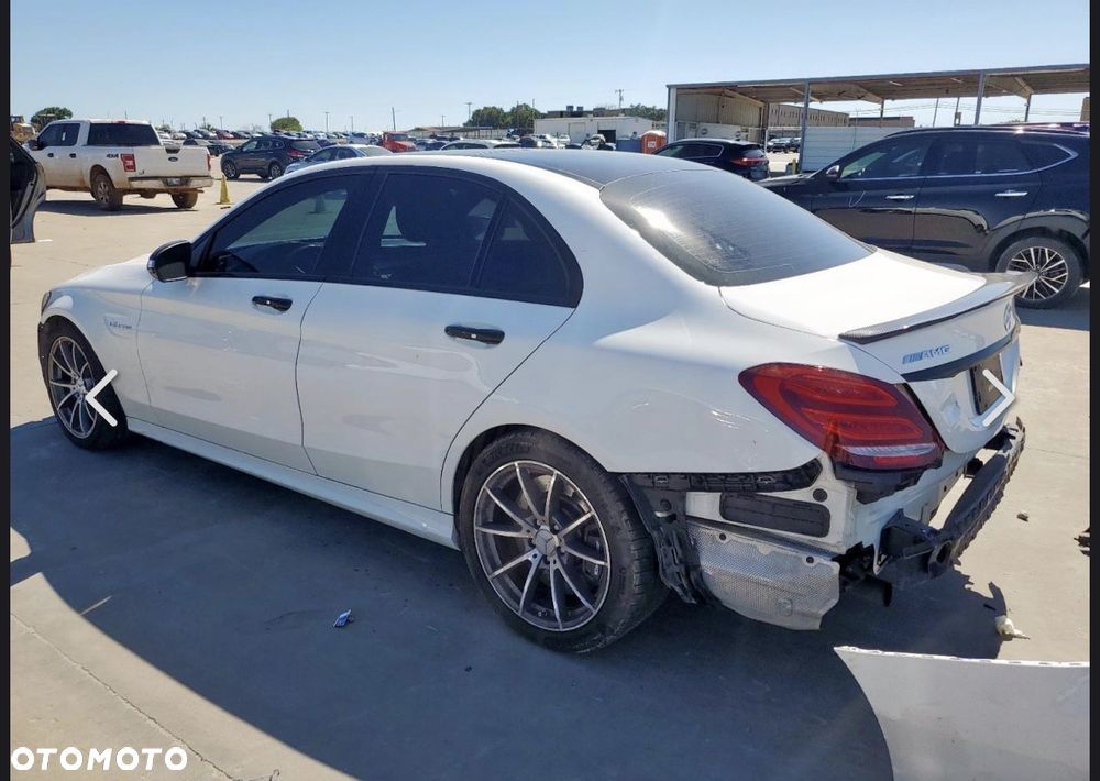 Mercedes-Benz Klasa C AMG 63 AMG Speedshift 7G-MCT - 37