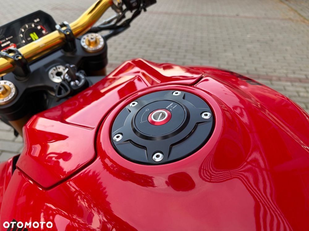 Ducati Streetfighter V2 - 10