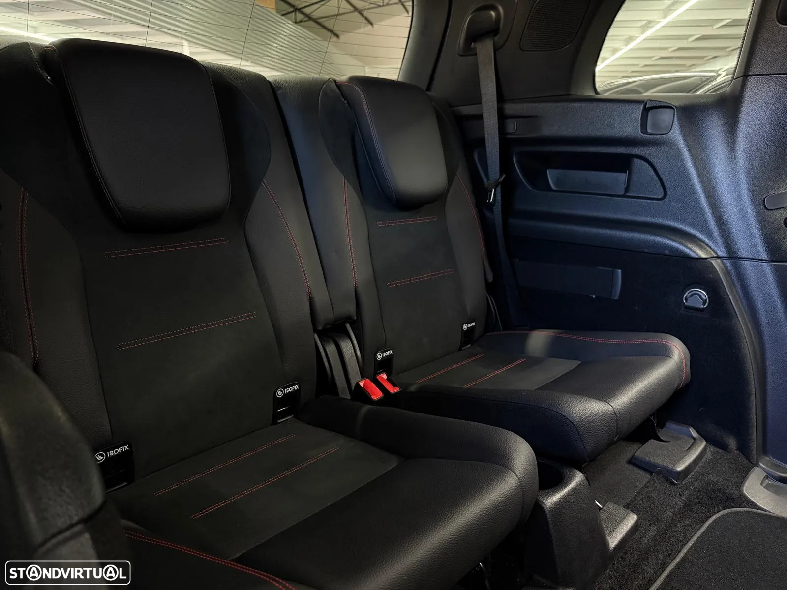 Mercedes-Benz GLB 180 d AMG Line - 34