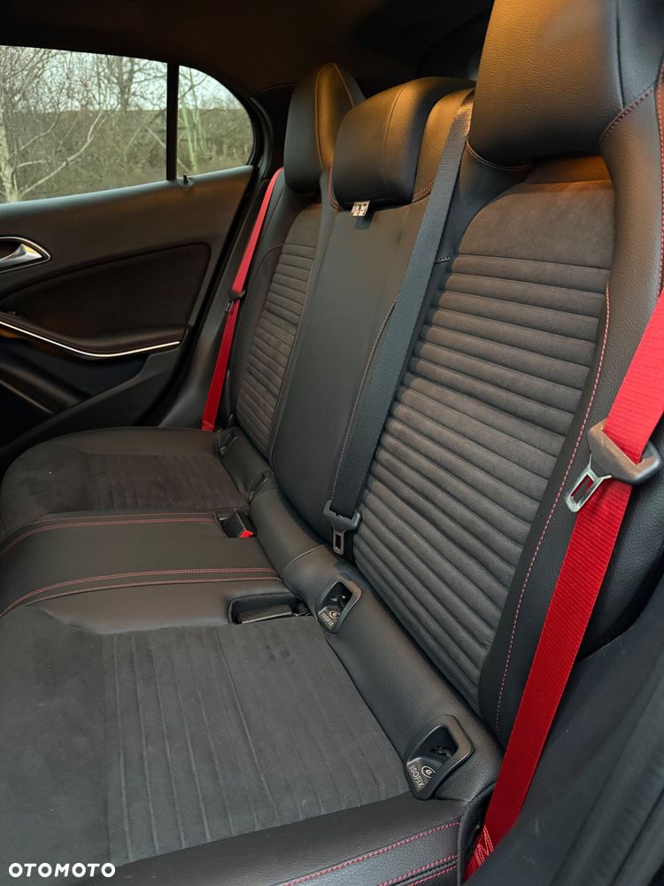 Mercedes-Benz GLA 200 (CDI) d 7G-DCT AMG Line - 14