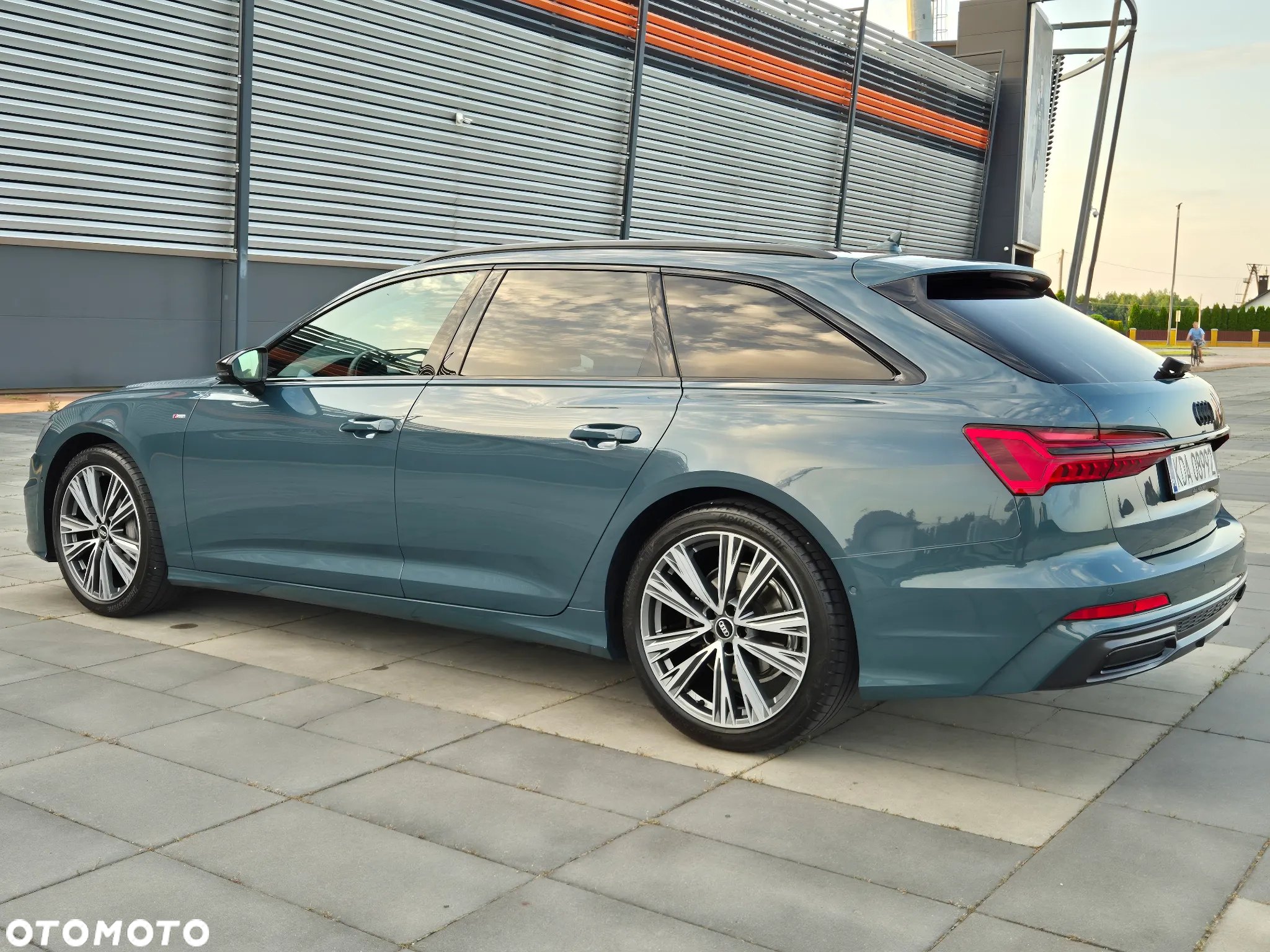 Audi A6 Avant 40 TDI quattro S tronic S line - 15