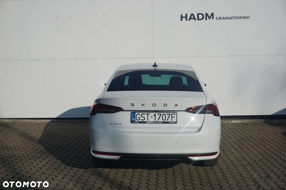 Skoda Octavia 2.0 TDI Edition 130 Selection DSG - 4