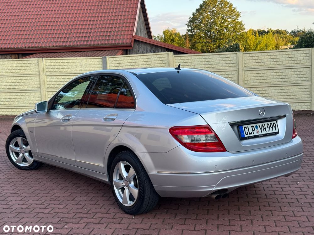 Mercedes-Benz Klasa C 180 CGI Automatik BlueEFFICIENCY Avantgarde - 20