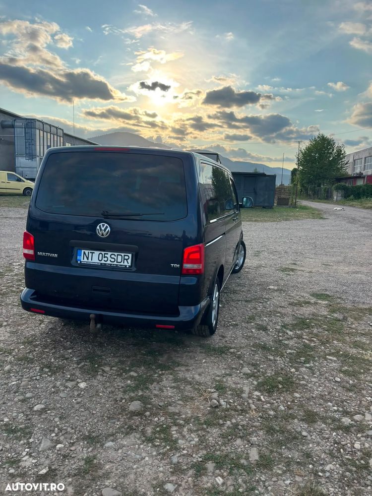 Volkswagen Multivan - 11