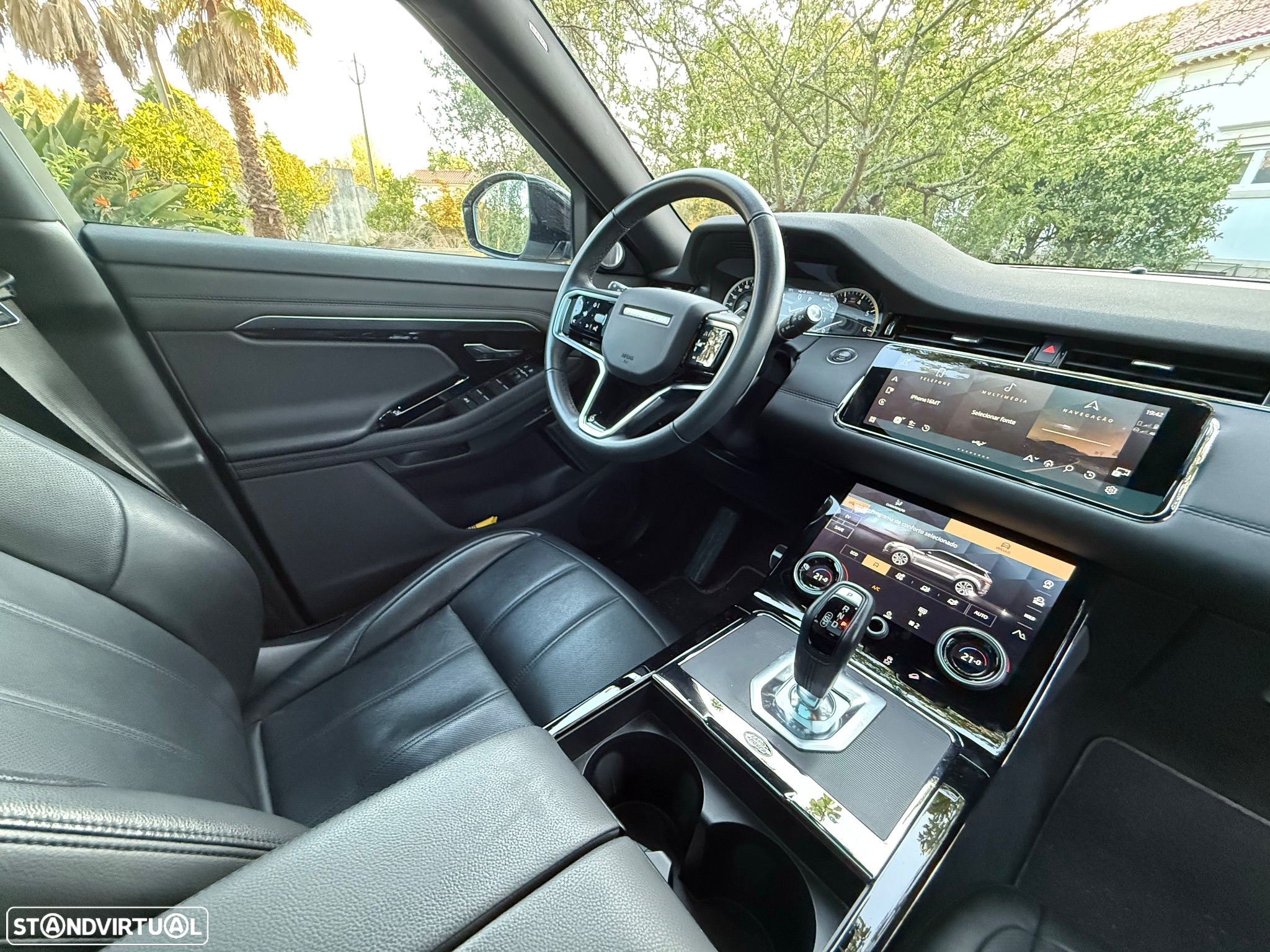 Land Rover Range Rover Evoque 1.5 P300e AWD R-Dynamic HSE Auto - 29