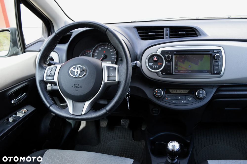 Toyota Yaris 1.33 Prestige - 9