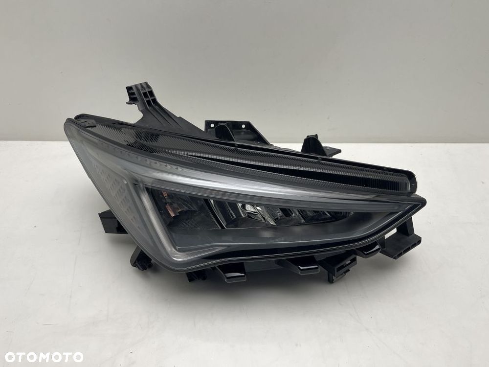 LAMPA PRAWA PRZEDNIA CUPRA BORN FULL LED 10F941008H