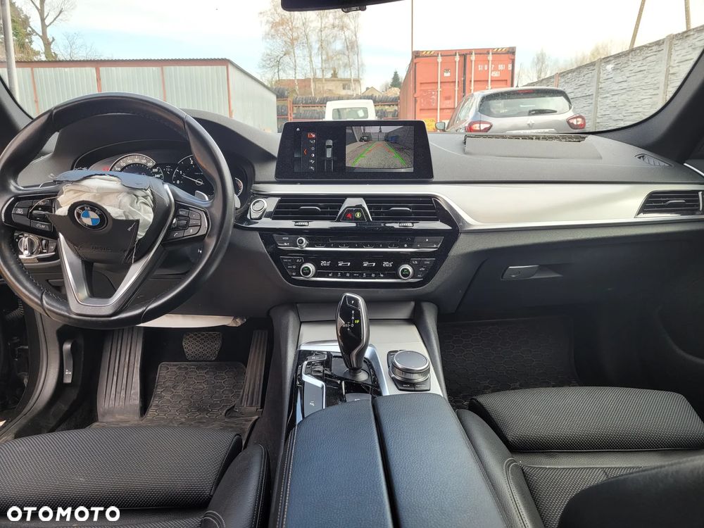 BMW Seria 5 520d xDrive Sport Line - 16