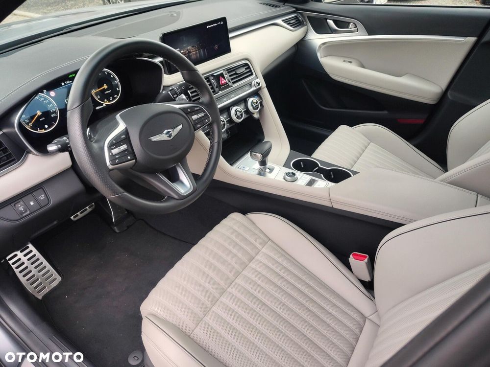 Genesis G70 2.0T Plus RWD 8AT Sport - 13