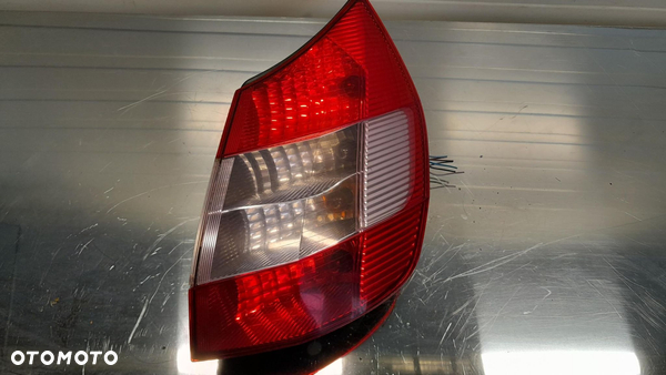 Renault Scenic II Lampa tylna prawa 2SK 008 659-02-81