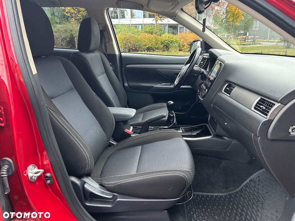 Mitsubishi Outlander - 15