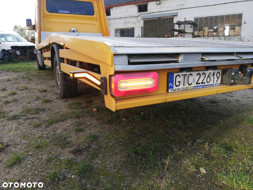 Mercedes-Benz Sprinter 319 - 11