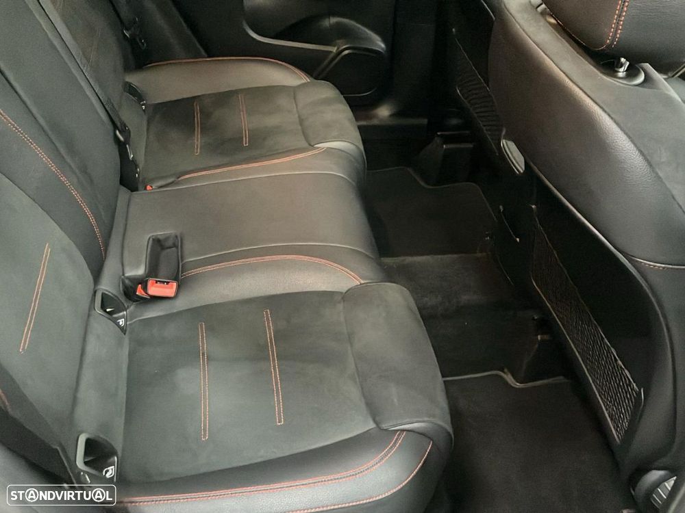 Mercedes-Benz GLA 250 e AMG Line - 13