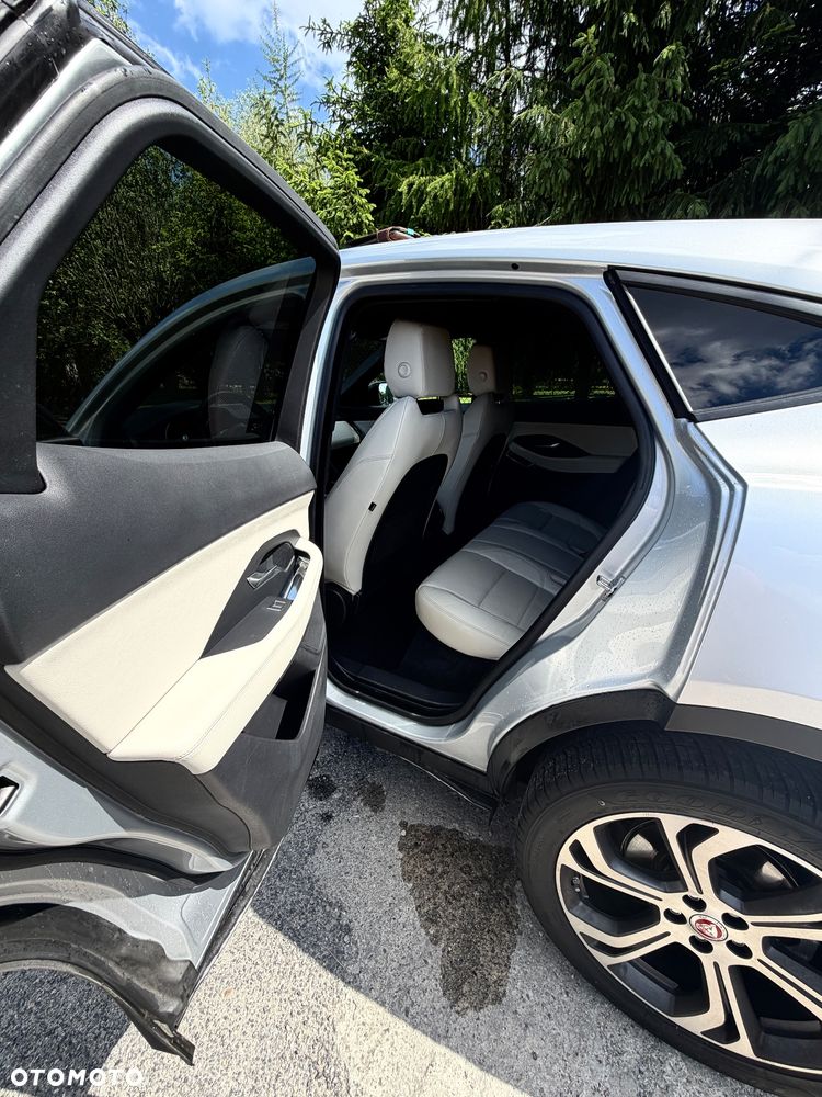 Jaguar E-Pace P300 AWD R-Dynamic S - 16