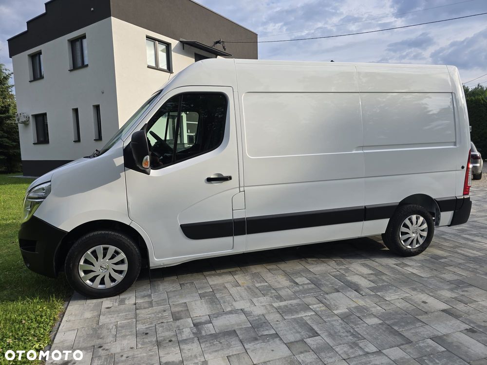 Nissan Interstar - 3