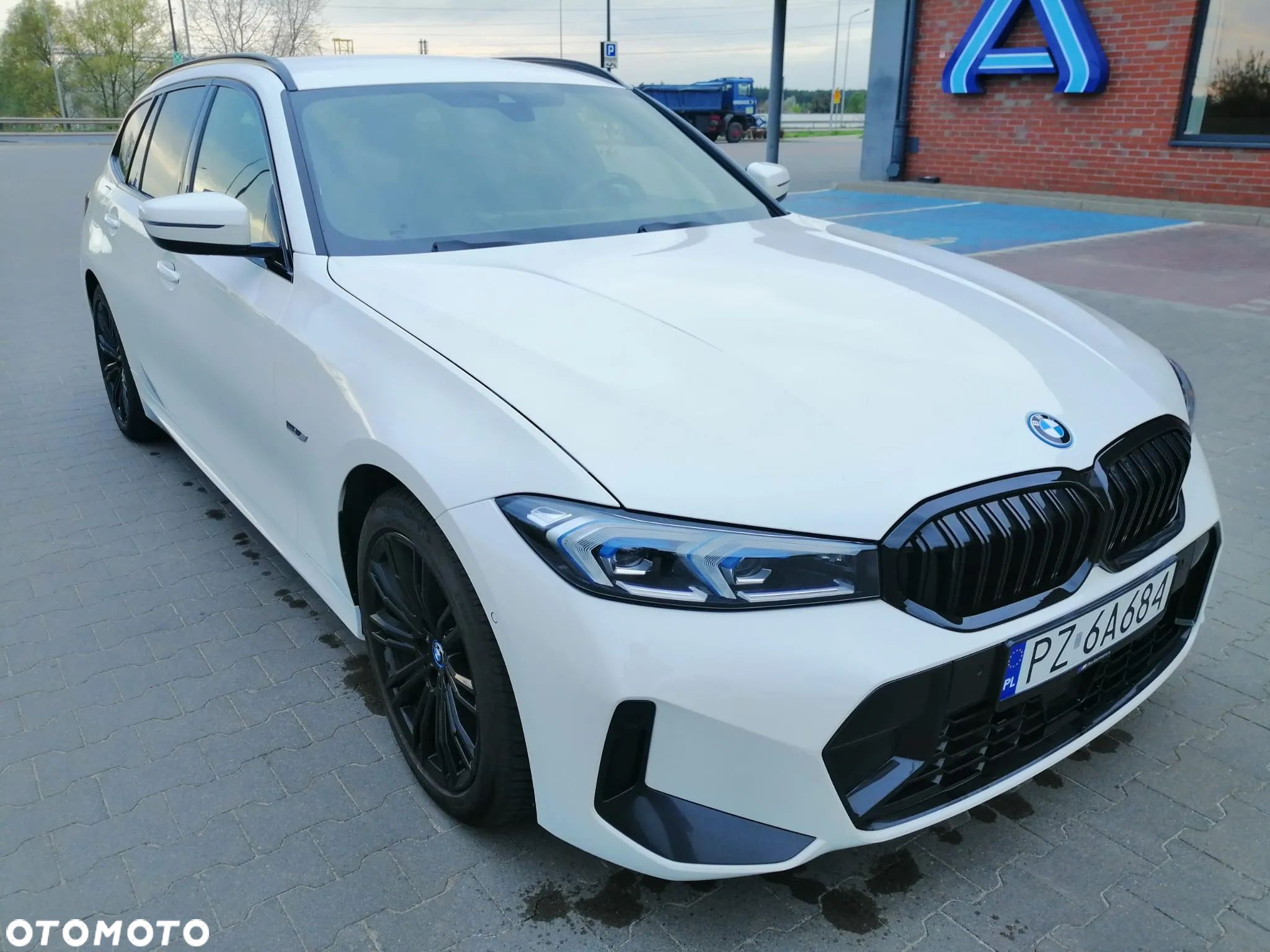 BMW Seria 3 330e M Sport sport - 1