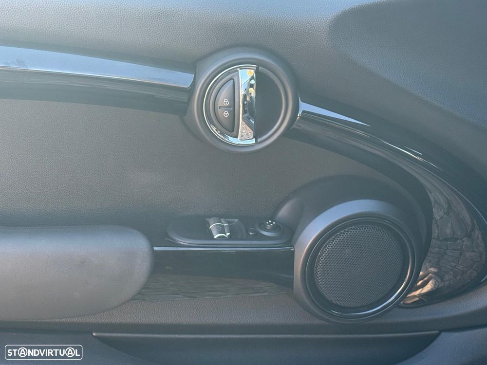 MINI 3 Portas Cooper Aut. - 17