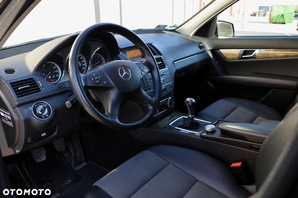 Mercedes-Benz Klasa C 180 Kompressor BlueEFFICIENCY Elegance - 5