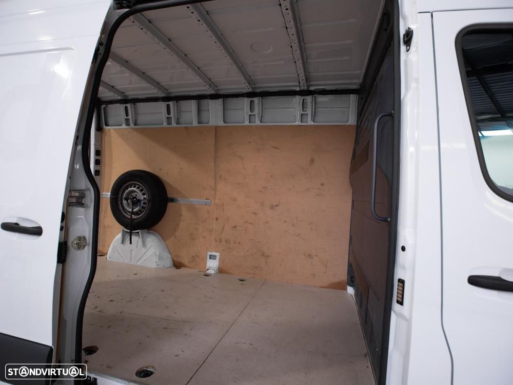Mercedes-Benz E-SPRINTER - 7